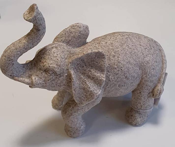 FIGURKA DEKORACYJNA KXY21A604819 SZARY