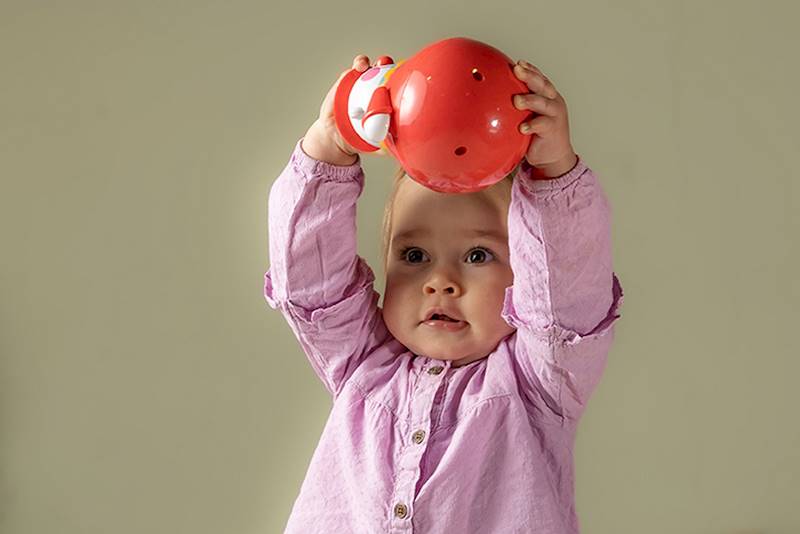 Clown Roly Poly z dzwoneczkiem TOLO BIO 6 m-cy+