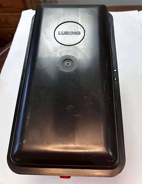 Zbiornik na wodę kpl,2wyjścia czarne 4202-05Lubing