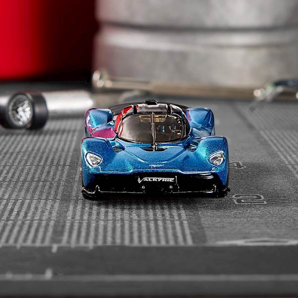 Mattel Aston Martin Valkyrie Elite 64 Hot Wheels 1:64 Mattel Creations Exclusive Art. HWR91