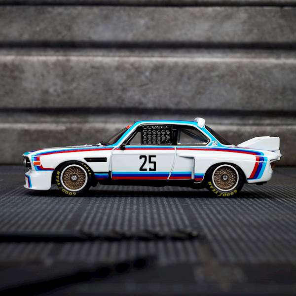 Mattel Hot Wheels Elite 64 1975 BMW 3.0 CSL Race 1:64 JCP42