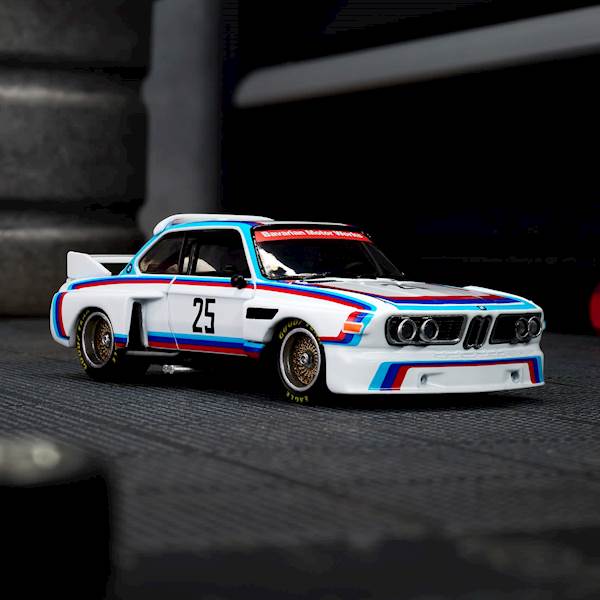 Mattel Hot Wheels Elite 64 1975 BMW 3.0 CSL Race 1:64 JCP42