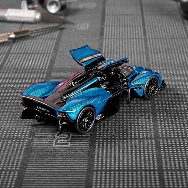 Mattel Aston Martin Valkyrie Elite 64 Hot Wheels 1:64 Mattel Creations Exclusive Art. HWR91