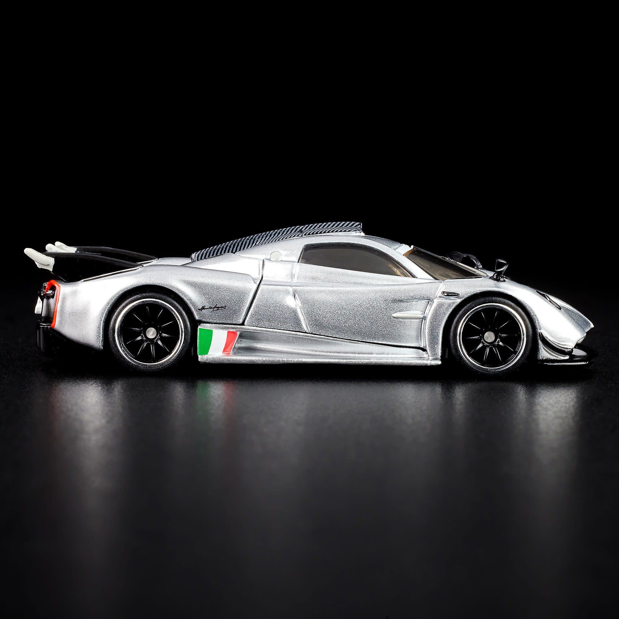 Mattel ’21 Pagani Huayra R RLC Exclusive Red Line Club Hot Wheels 1:64 Art. JCP22
