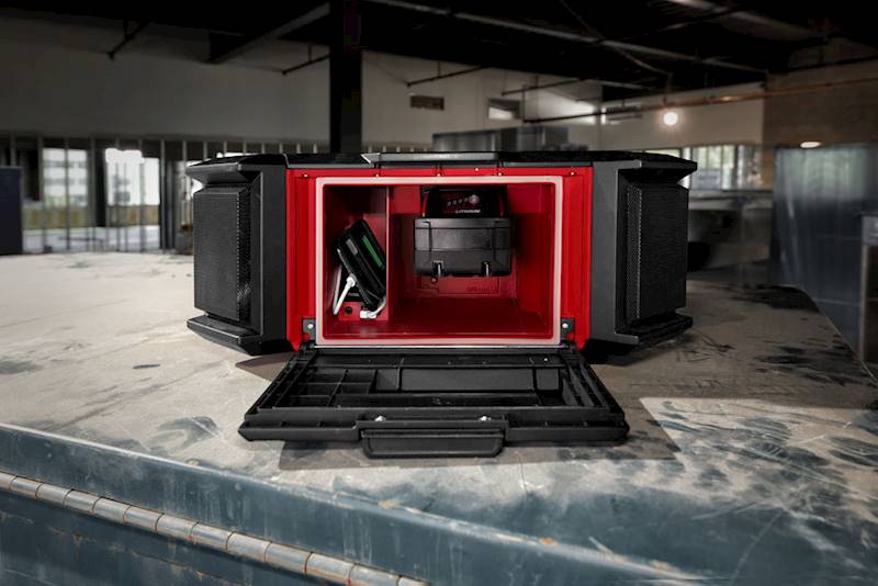 RADIO Z ŁADOWAKRĄ I BLUETOOTH MILWAUKEE M18 RC-0