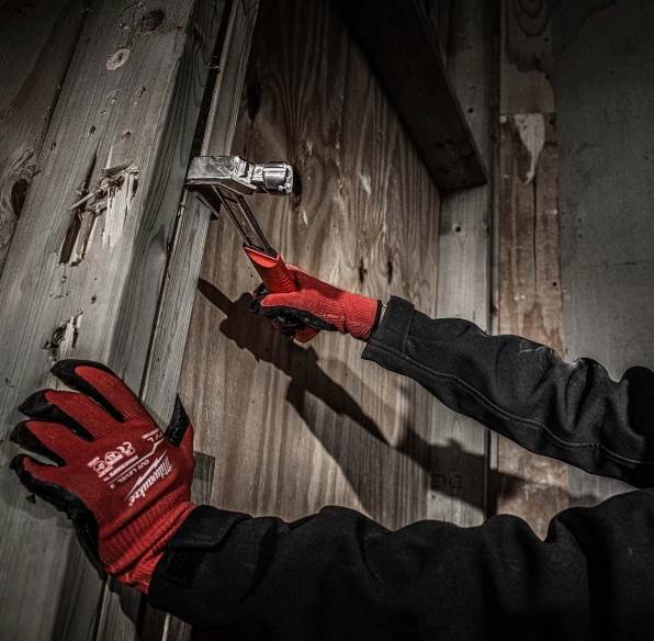 MŁOTEK CIESIELSKI Z TRZONKIEM STALOWYM PAZUR PROSTY MILWAUKEE 570 G