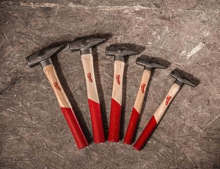 MŁOTEK ŚLUSARSKI Z TRZONKIEM Z DREWNA HIKOROWEGO MILWAUKEE 800 G