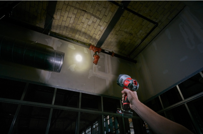 REFLEKTOR LED MILWAUKEE M12 SLED-0