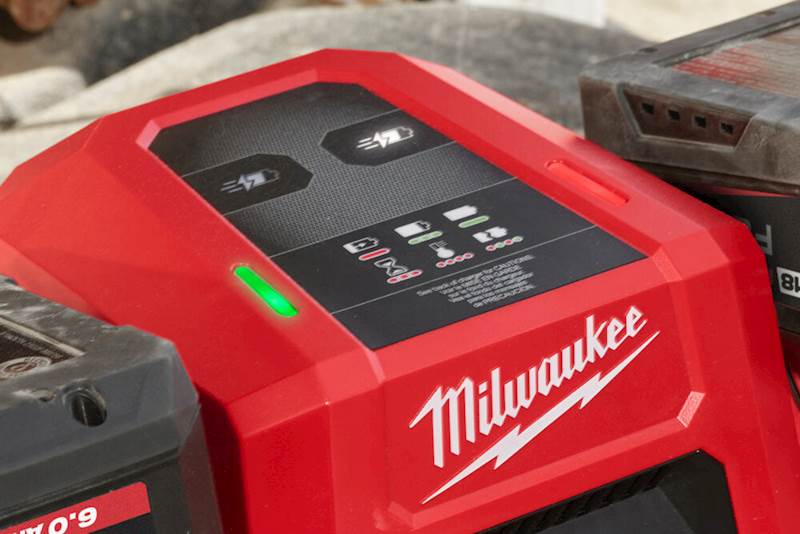 ŁADOWARKA PODWÓJNA MILWAUKEE M18 DBSC