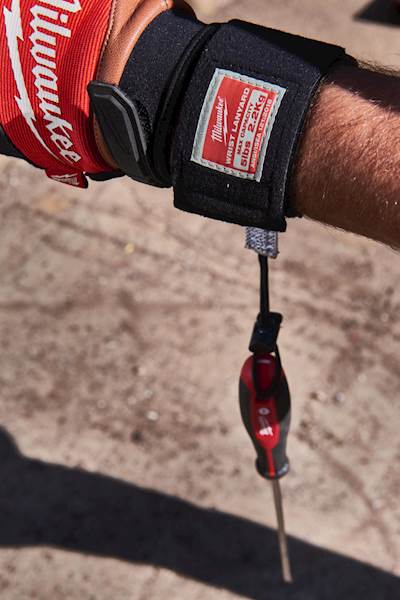 SMYCZ NA NADGARSTEK MILWAUKEE WRIST LANYARD 2,2 KG