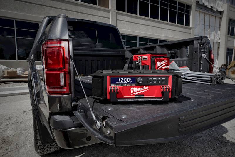 RADIO Z ŁADOWAKRĄ I BLUETOOTH MILWAUKEE M18 RC-0