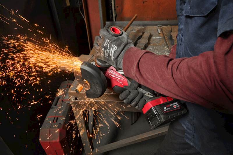 SZLIFIERKA KĄTOWA 125 MM Z WŁĄCZNIKIEM SUWAKOWYM MILWAUKEE M18 FSAG125X-0