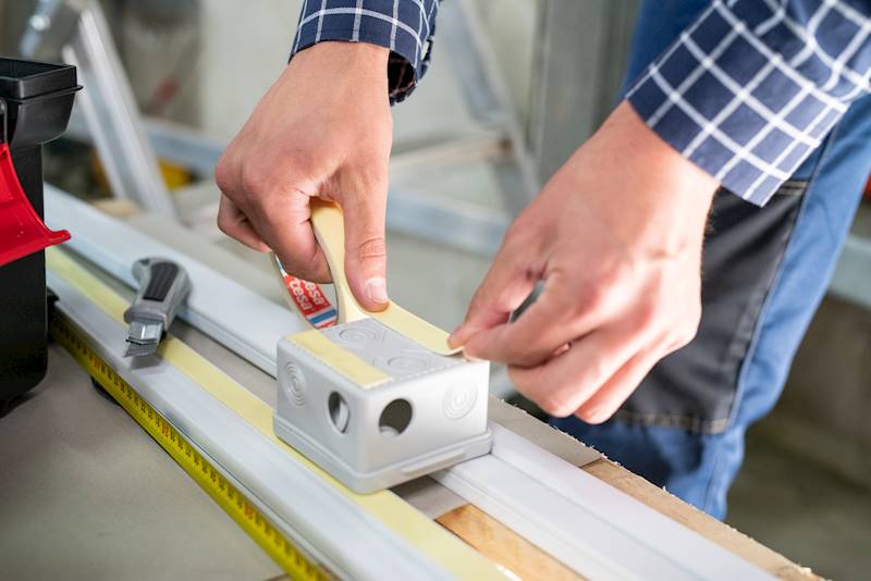 TAŚMA MONTAŻOWA PIANKOWA DWUSTRONNA TESA PRO MOUNTING UNIVERSAL 19 MM X 5 M