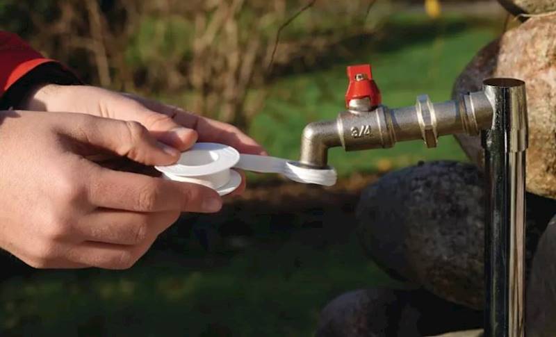 TAŚMA NAPRAWCZA TEFLONOWA TESA STOP WATER 12 MM X 12 M