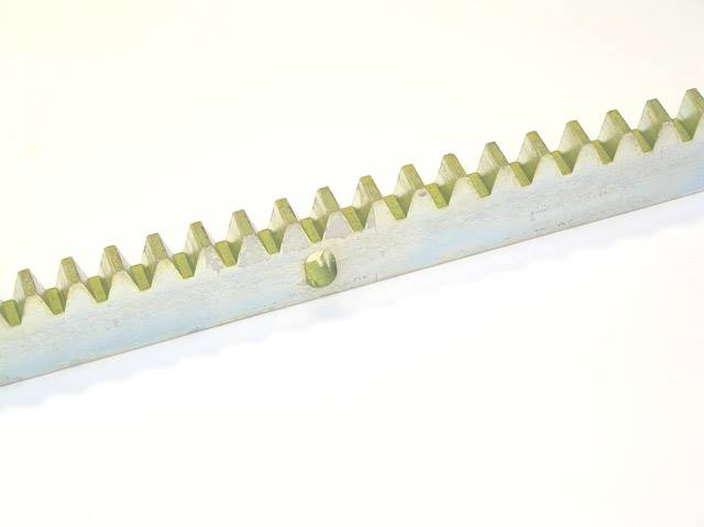 LISTWA ZĘBATA STALOWA 1M/8MM