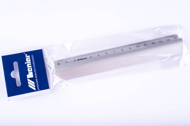 Linijka aluminiowa z uchwytem 15cm