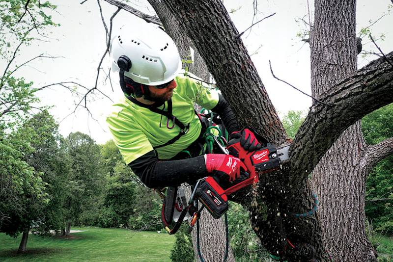 Piła łańcuchowa - gałęziówka akumulatorowa Milwaukee M18FHS20-0 - 4933480117