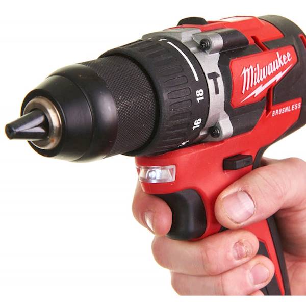 WIERTARKO-WKRĘTARKA UDAROWA M18 CBLPD-202C  MILWAUKEE - 4933464320