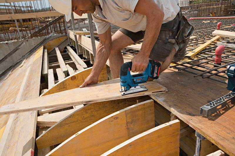 WYRZYNARKA BOSCH GST 18V-LI FULL  2x4,0Ah L-BOXX