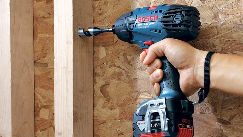 KLUCZ UDAROWY BOSCH GDR 14,4 V-LI MF FUL 2x4,0Ah