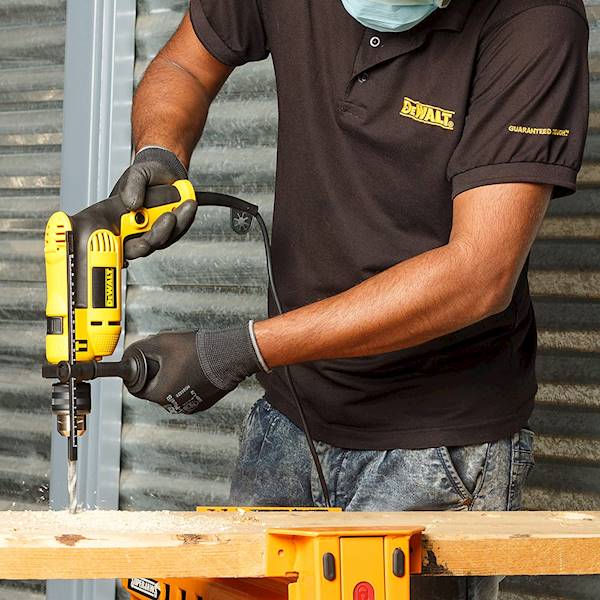Wiertarka udarowa DeWalt DWD024-QS 701W 13mm