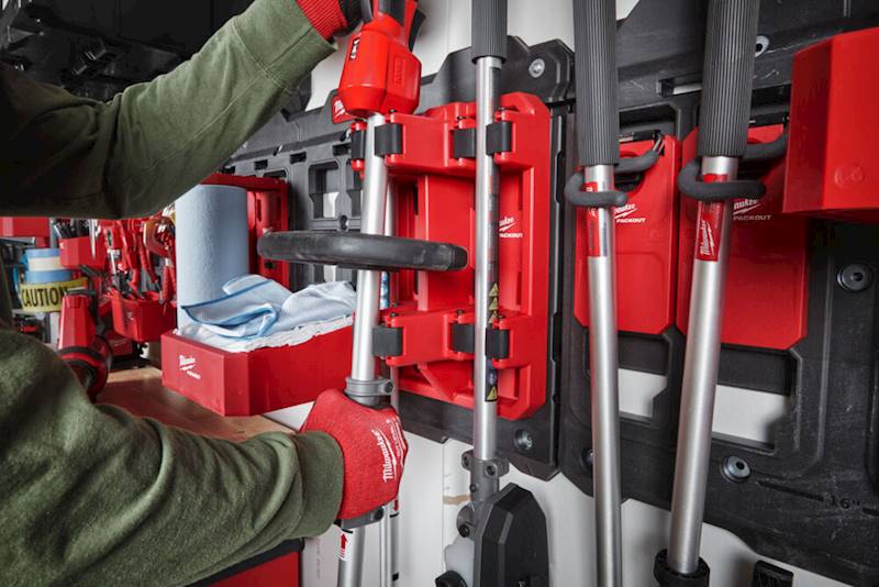 Uchwyt na szczotki , grabie , kosy , podkaszarki  PACKOUT Milwaukee   4932480714