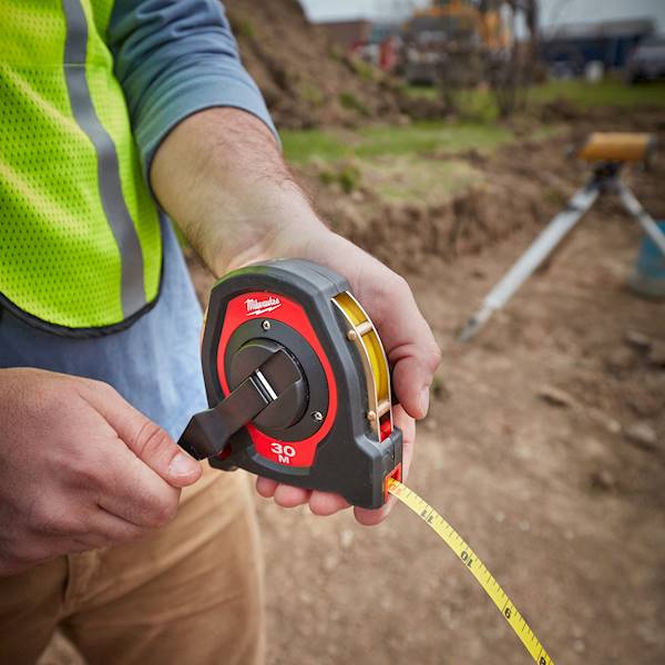 Taśma miernicza miara stalowa zamknięta  30M Milwaukee - 48225103