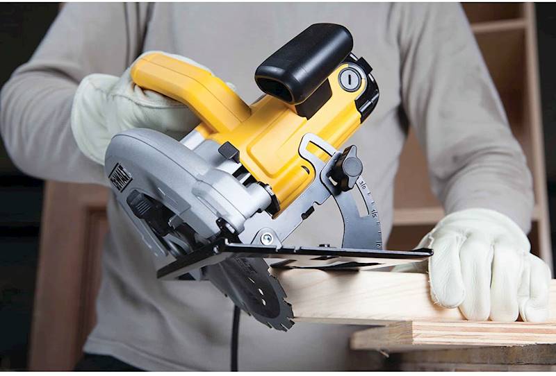 Piła Pilarka Zagłębiarka Tarczowa DeWalt DWE560 -QS 1350W