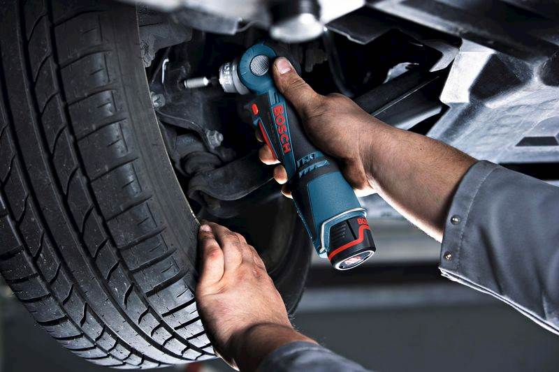 WKRĘTARKA KĄTOWA BOSCH GWI 10,8V-LI FULL  2x2,0Ah L-BOXX