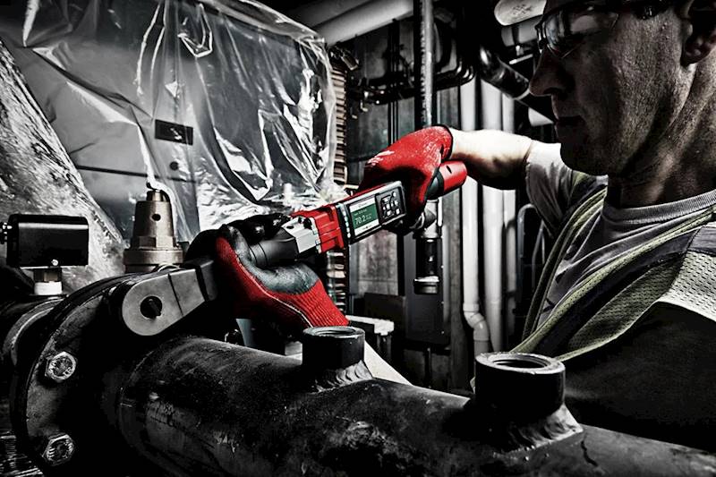Klucz dynamometryczny Milwaukee M12ONEFTR12-0C 16.9 - 203.4Nm 59cm   4933464969