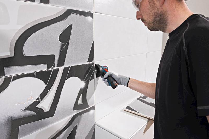 SZLIFIERKA KĄTOWA BOSCH GWS 12V-76 2X3.0AH