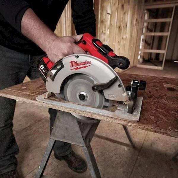 Piła Pilarka Tarczowa Milwaukee M18 BLCS66-0X  -   4933464589   Body + KUFER