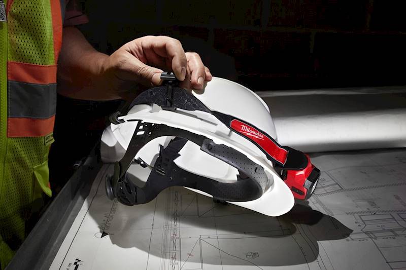 Lampa lampka czołowa czołówka Milwaukee L4 HL-301   4933479764