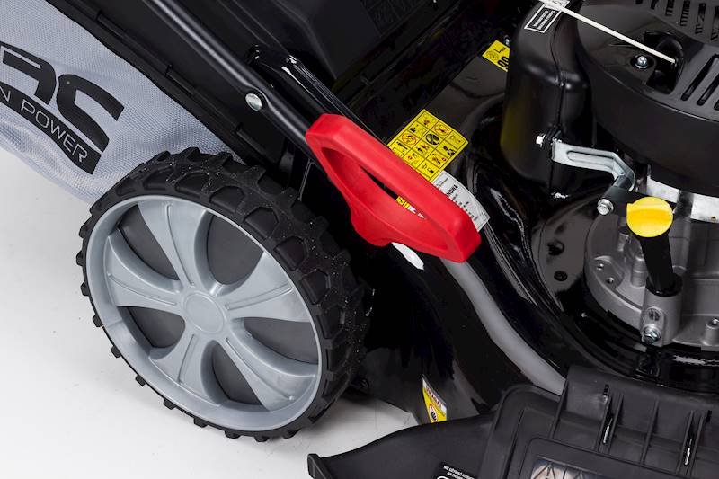 KOSIARKA SPALINOWA NAC    LS53-680-HS    NAPĘD     6,75 KM   53cm