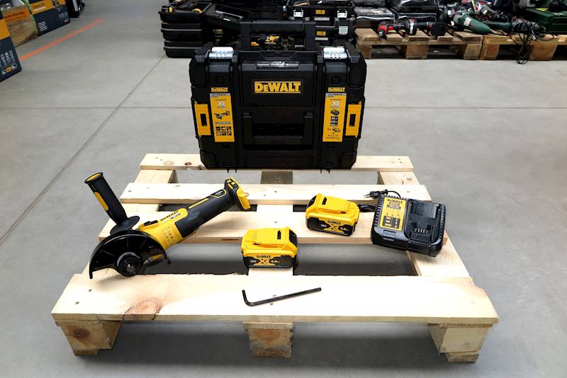 DeWalt DCG405P2 SZLIFIERKA AKUMULATOROWA 18V 2x5,0Ah