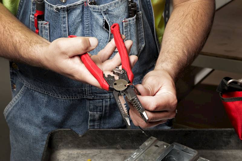 Szczypce dla elektryka do izolacji 7W1 Milwaukee - 4932478554
