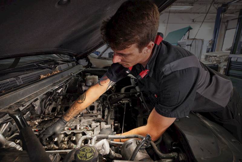 Latarka na szyję kark USB  Milwaukee L4 NL400-301  400 lumen   4933479898