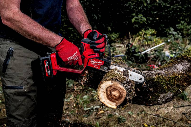 Piła łańcuchowa - gałęziówka akumulatorowa Milwaukee M18FHS20-0 - 4933480117