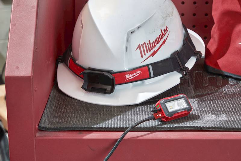 Lampa lampka czołowa czołówka Milwaukee IR HL450   4933478587