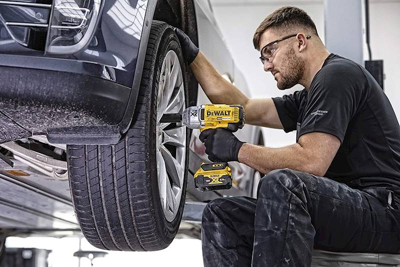 Klucz udarowy DeWALT DCF899HNT-XJ 950Nm