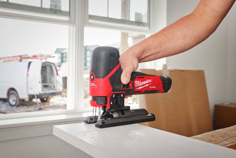 Wyrzynarka akumulatorowa Milwaukee M12FJS-422X   4933493348