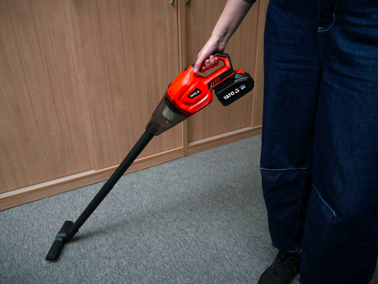 ODKURZACZ SAMOCHODOWY BEZPRZEW.18V,AK.4AH