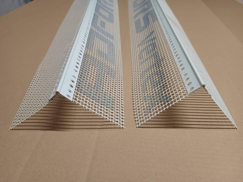 Profil PVC odwrotny 2,5m z siatka 8x8cm Vertex