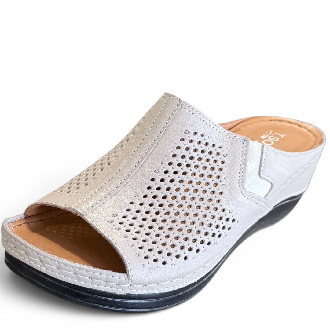 SOKOLSKI AMI L26-157 KLAPKI NA KOTURNIE BEŻOWE • Rozm. D.: 40