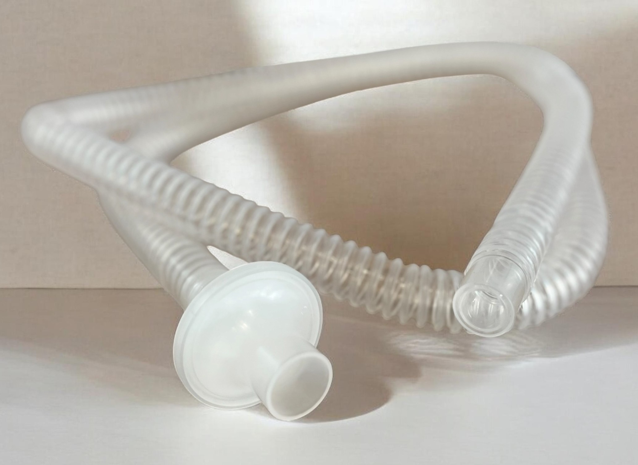 Obwód oddechowy do asystora kaszlu z filtrem antybakteryjnym (gładki) BTS3301 - Breathing set unheated, single limb for mechanical Insufflation- Exsufflation (MI-E) - Ø22 mm, 180 cm)