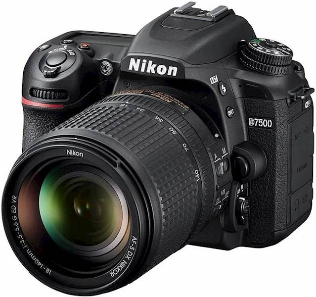 NIKON APARAT D7500 +AF-S 18-140/3,5-5,6 ED VR