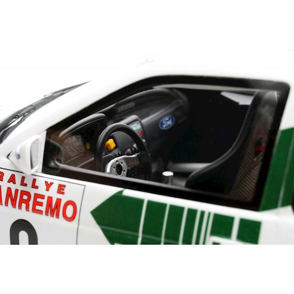 OTTO MOBILE 1:18 FORD ESCORT RS COSWORTH GR.A WHITE SAN REMO 1994