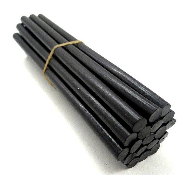 Klej do pistoletu 11mm CZARNY 20cm