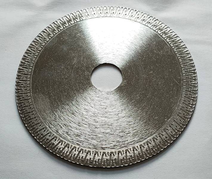 PROFESJONALNA TARCZA 125 MM DO CIĘCIA NA 45 STOPNI