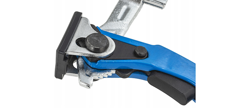 ŚCISKI DO SZYNY PROWADZĄCEJ MAKITA 